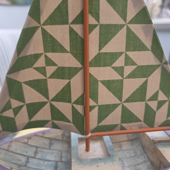 Jim Shore "THE WIND AT MY BACK" Sailboat 2012 #118735 - Picture 4 of 9